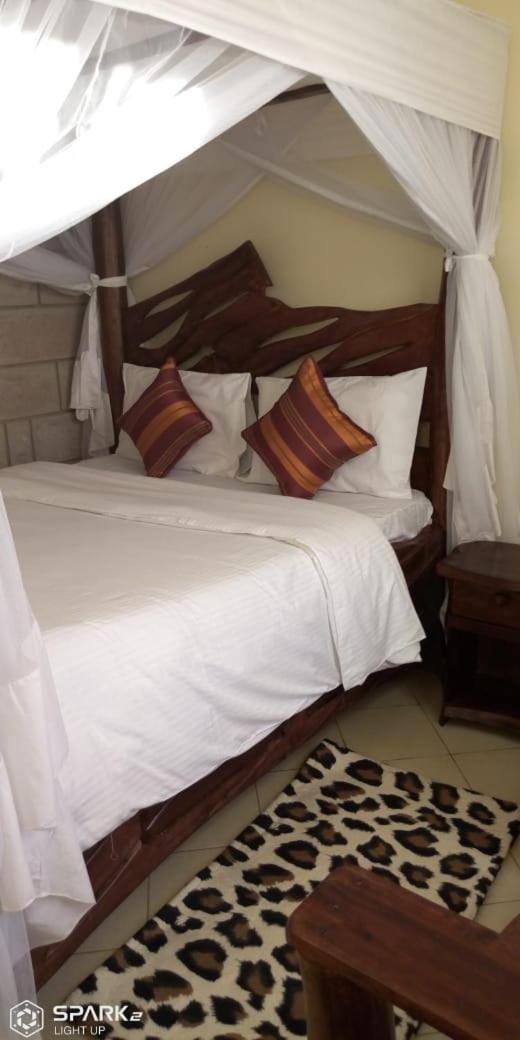 Machakos Suites Luxury Hotel Bagian luar foto