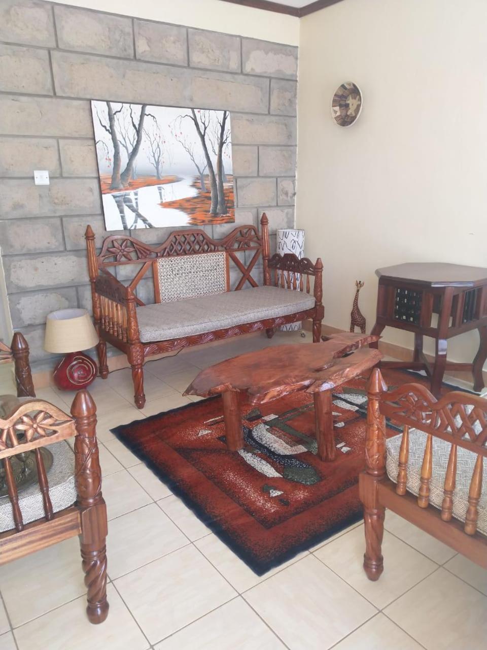 Machakos Suites Luxury Hotel Bagian luar foto