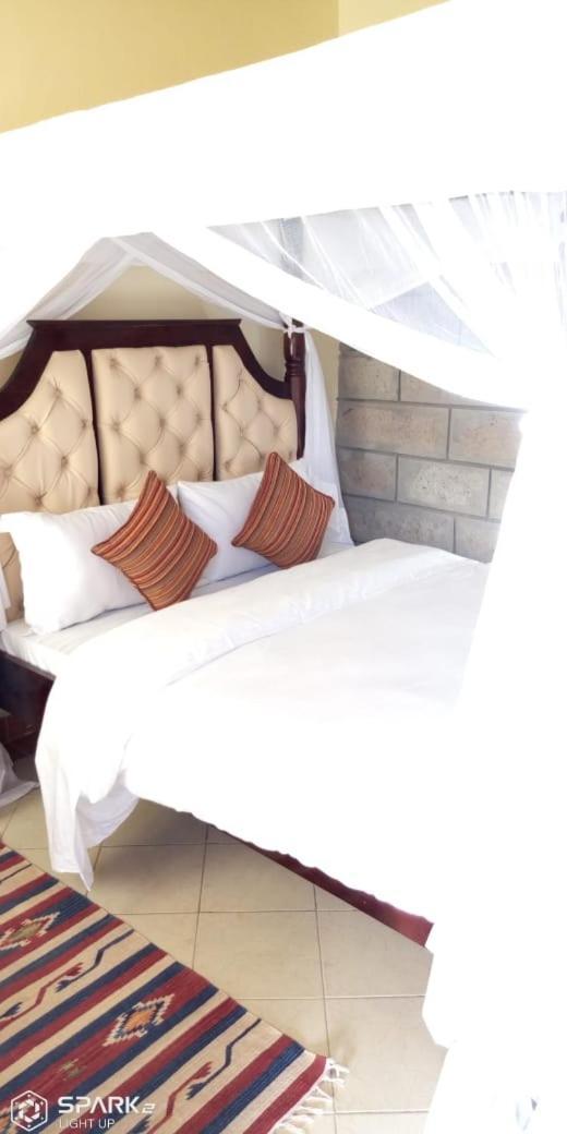 Machakos Suites Luxury Hotel Bagian luar foto
