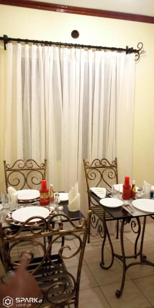 Machakos Suites Luxury Hotel Bagian luar foto